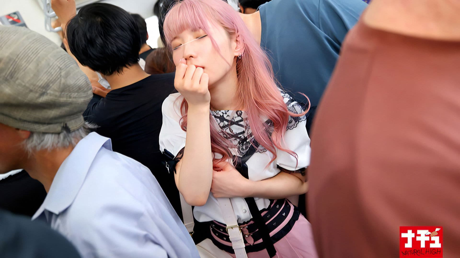 미니 스커트 맨 다리 수치8 짧은 치마를 넘기고 뒤에서 해라!