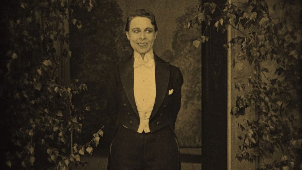 연미복을 입은 여자