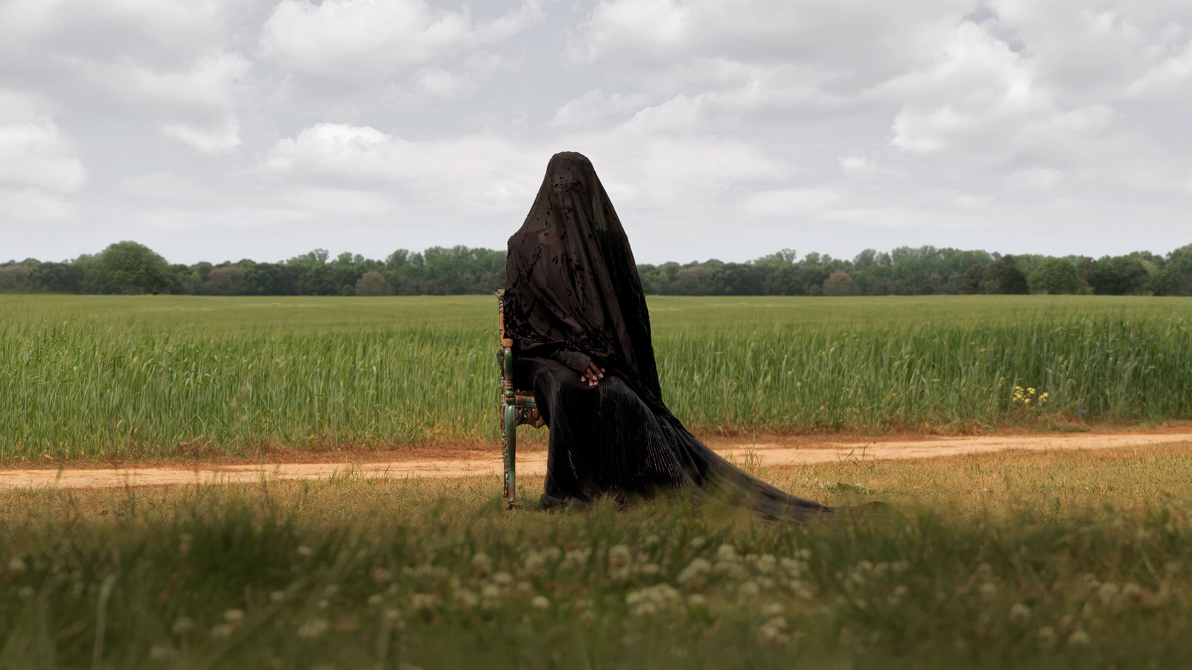 우먼 인 더 야드