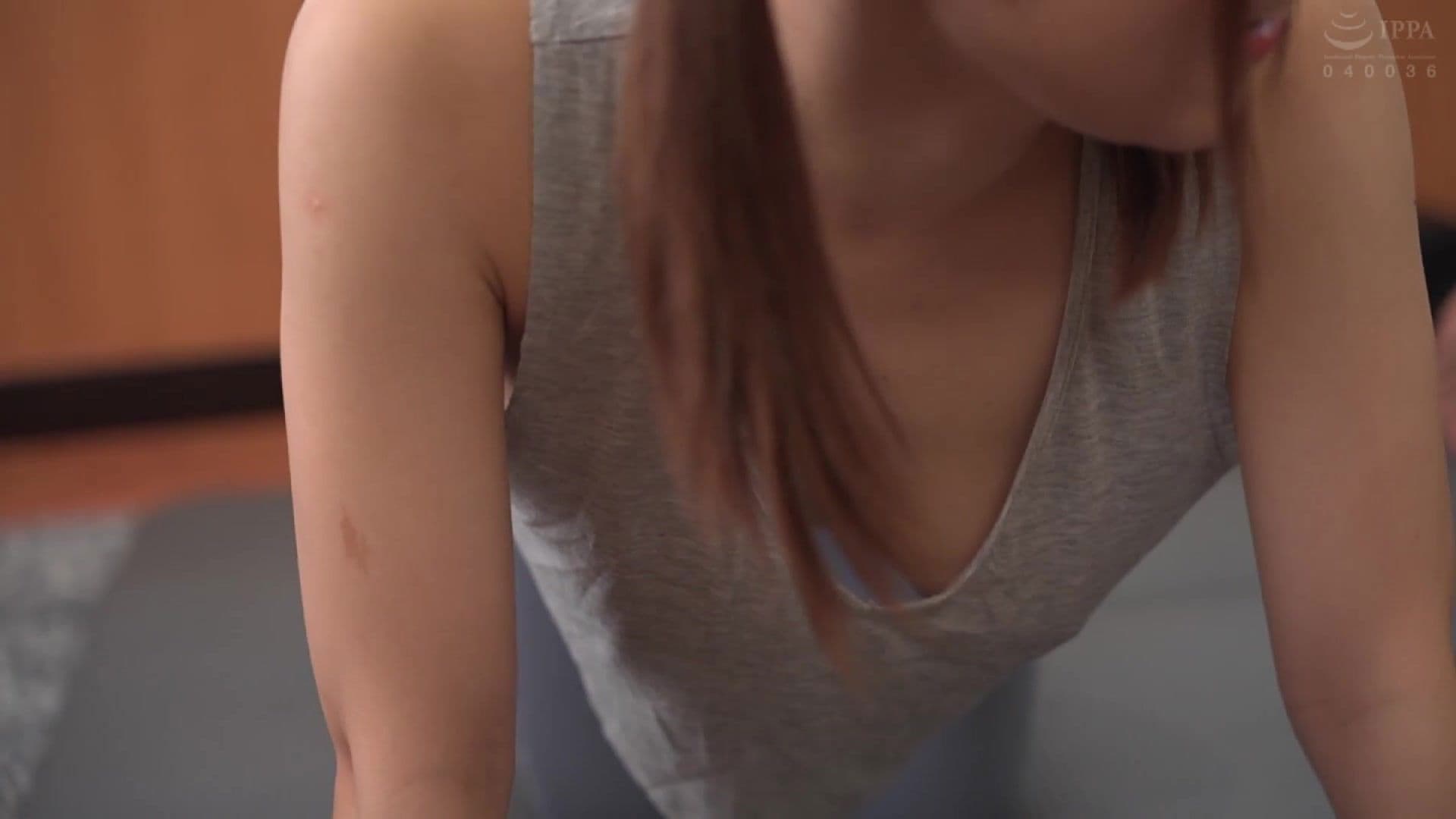 ラッキーな胸チラを発見し、気づかれないように見てたけど、やっぱりバレてた？！ 23～ヨガインストラクター編～