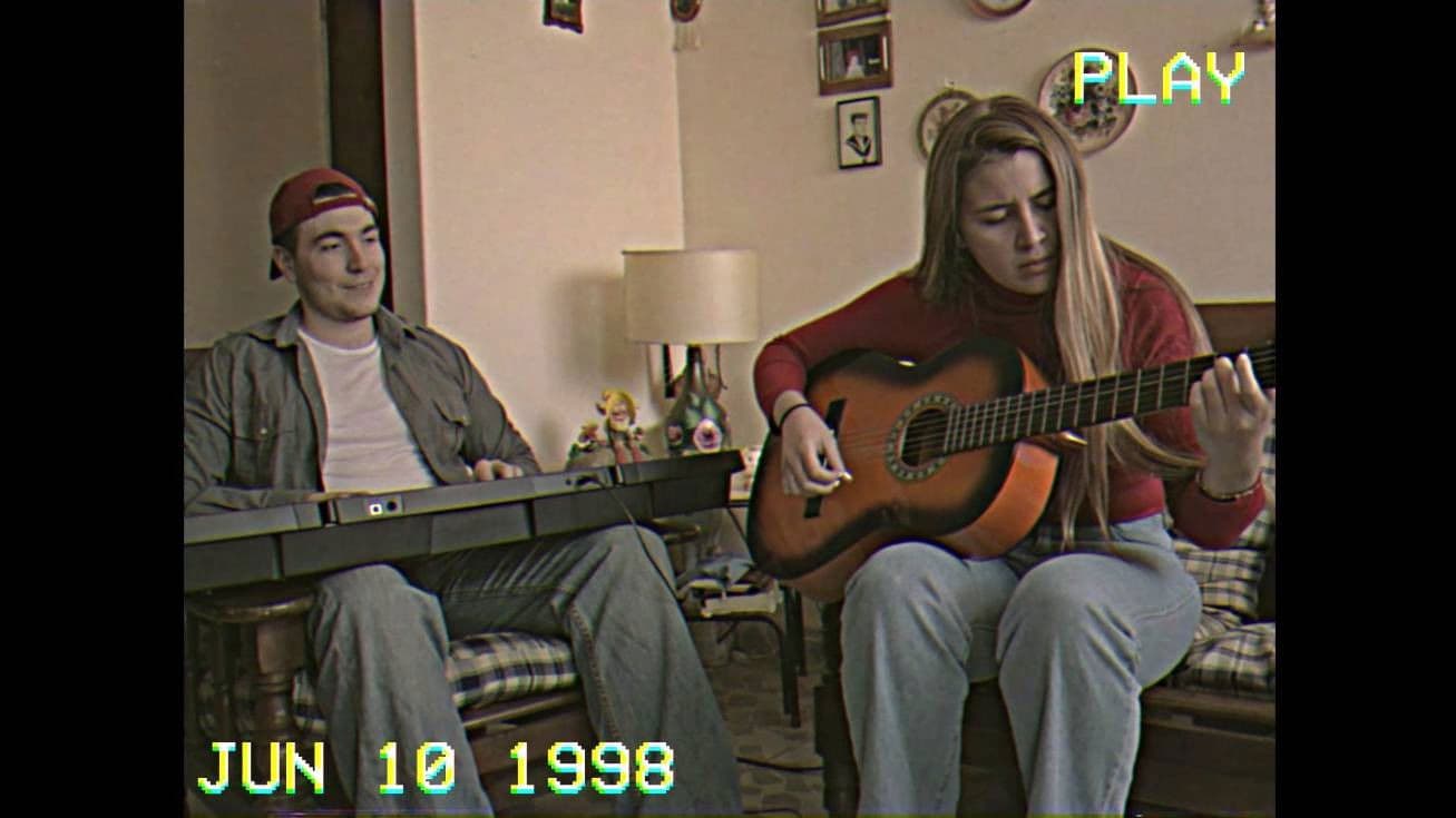 A través de la cámara