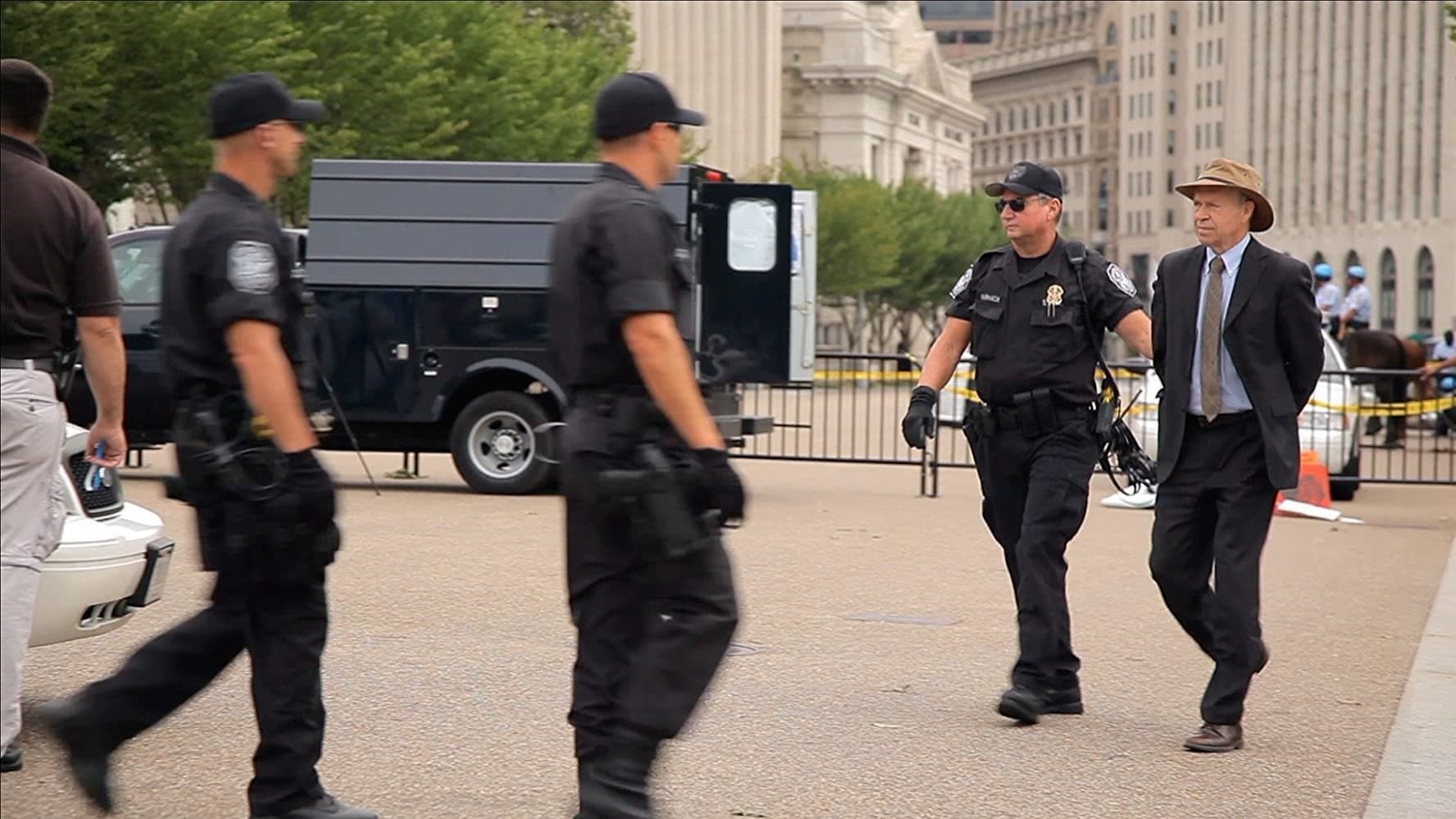 의혹을 파는 사람들