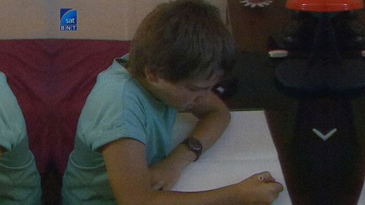 Старичок в клетчатых брюках