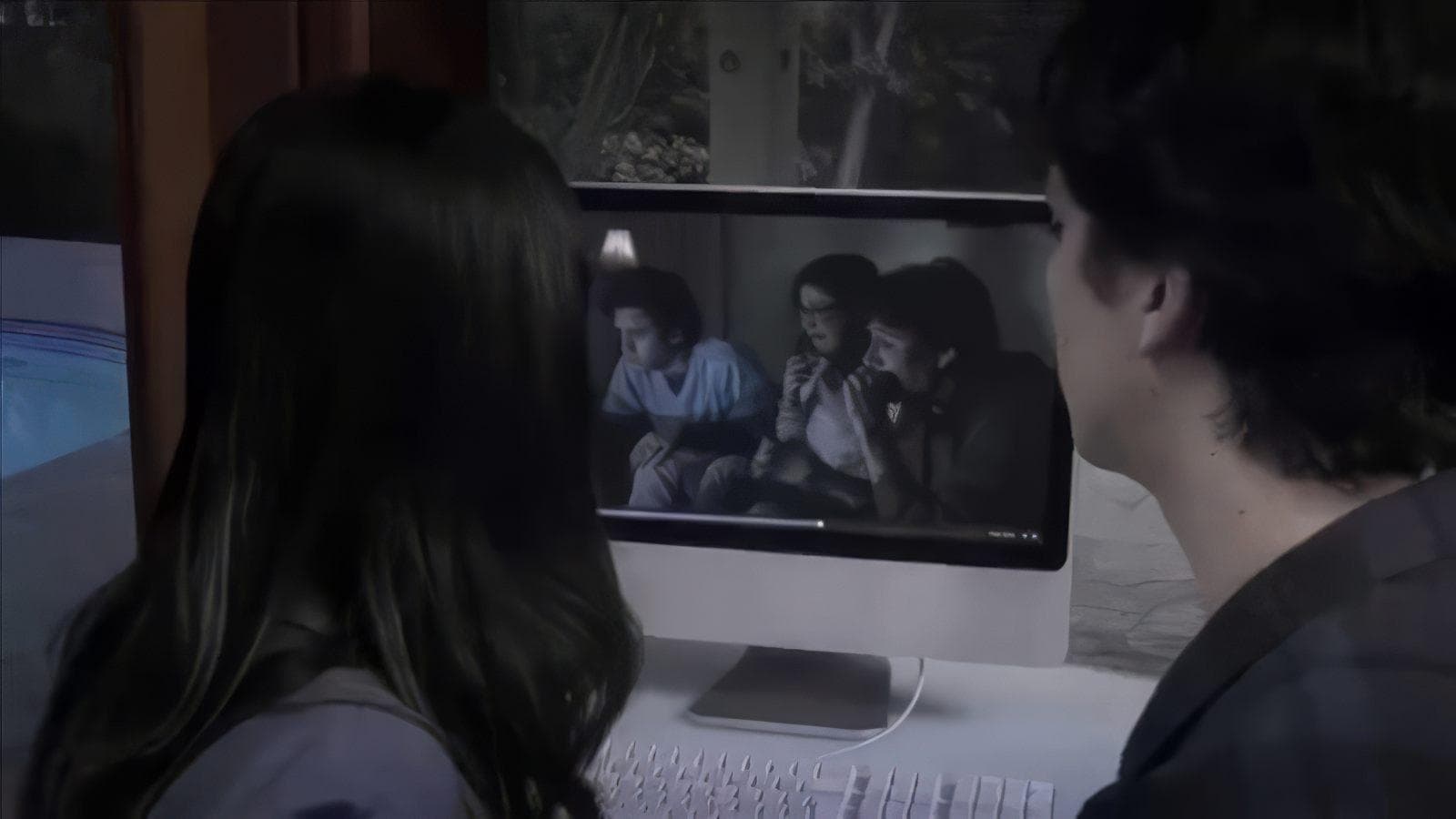 엔티티: 죽음의 웹사이트