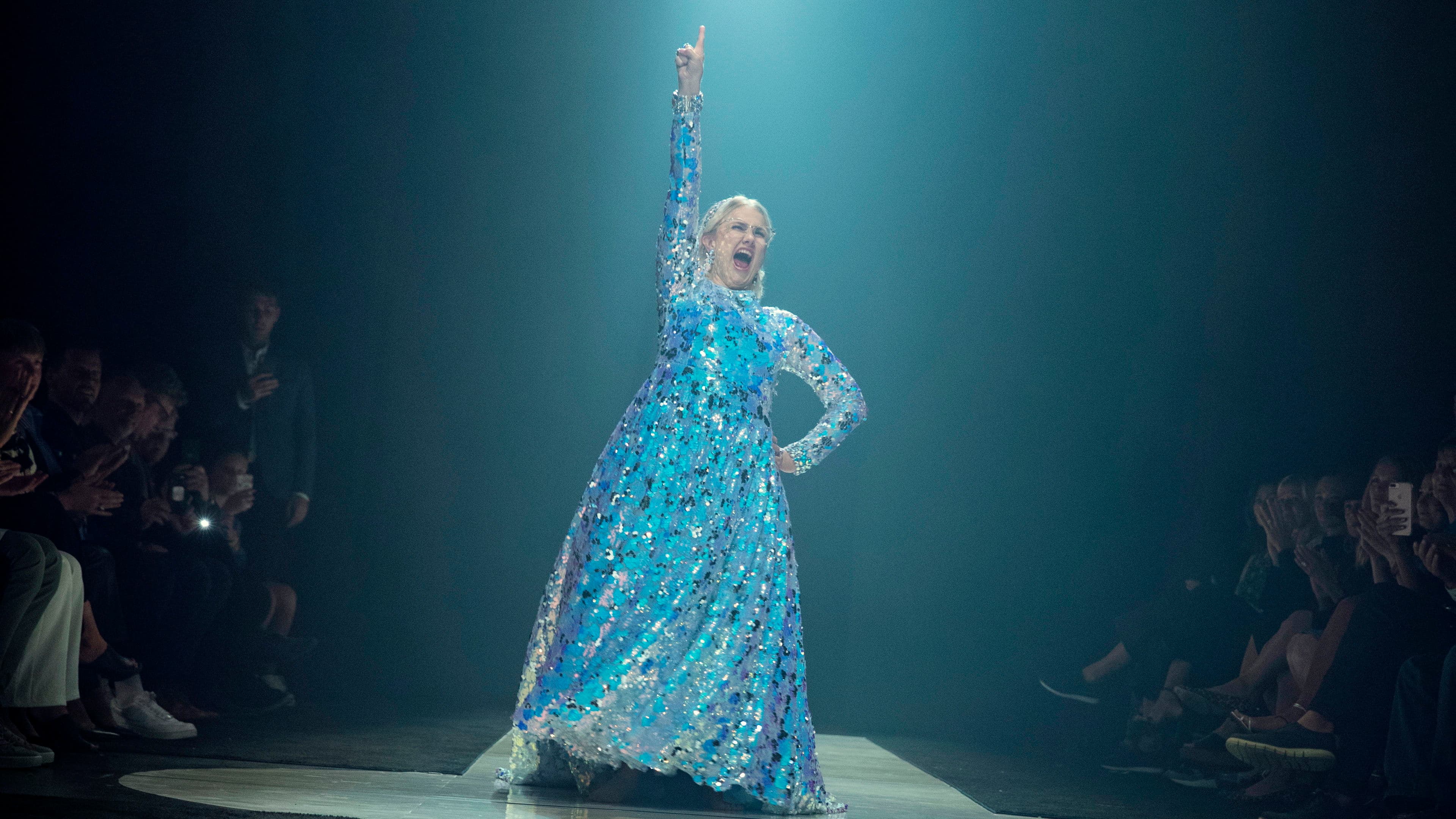 캣워크: 라다 후디크부터 뉴욕까지