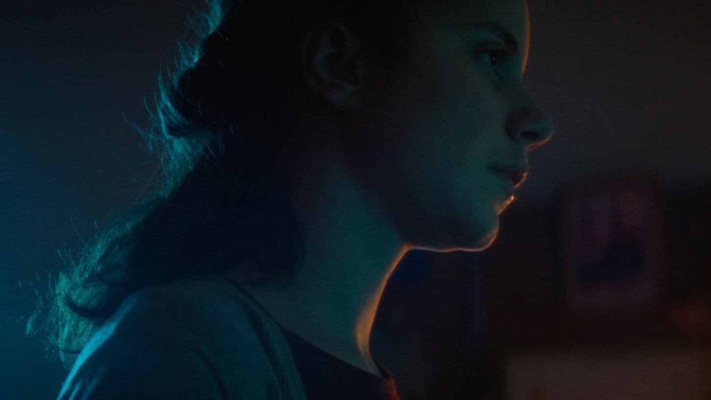 Une jeune fille et la mer