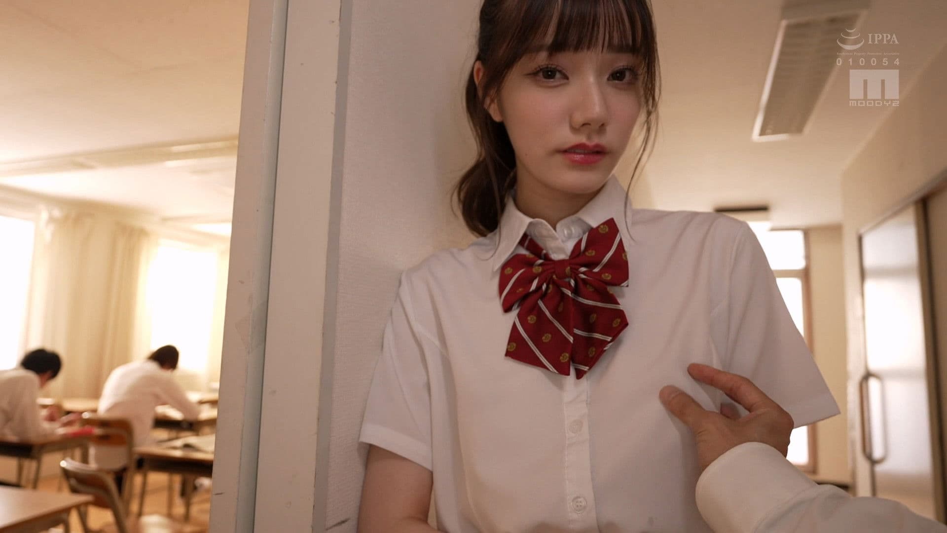 그 밖에는 차가운 대응인데 나만 자위 해주는 노브라 젖꼭지가 선 여신 매니저와 자위 약속 20발