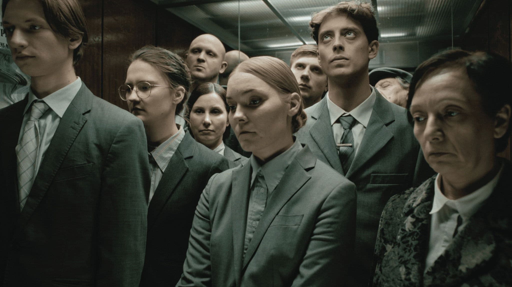 Kur saulīte nakti guļ?