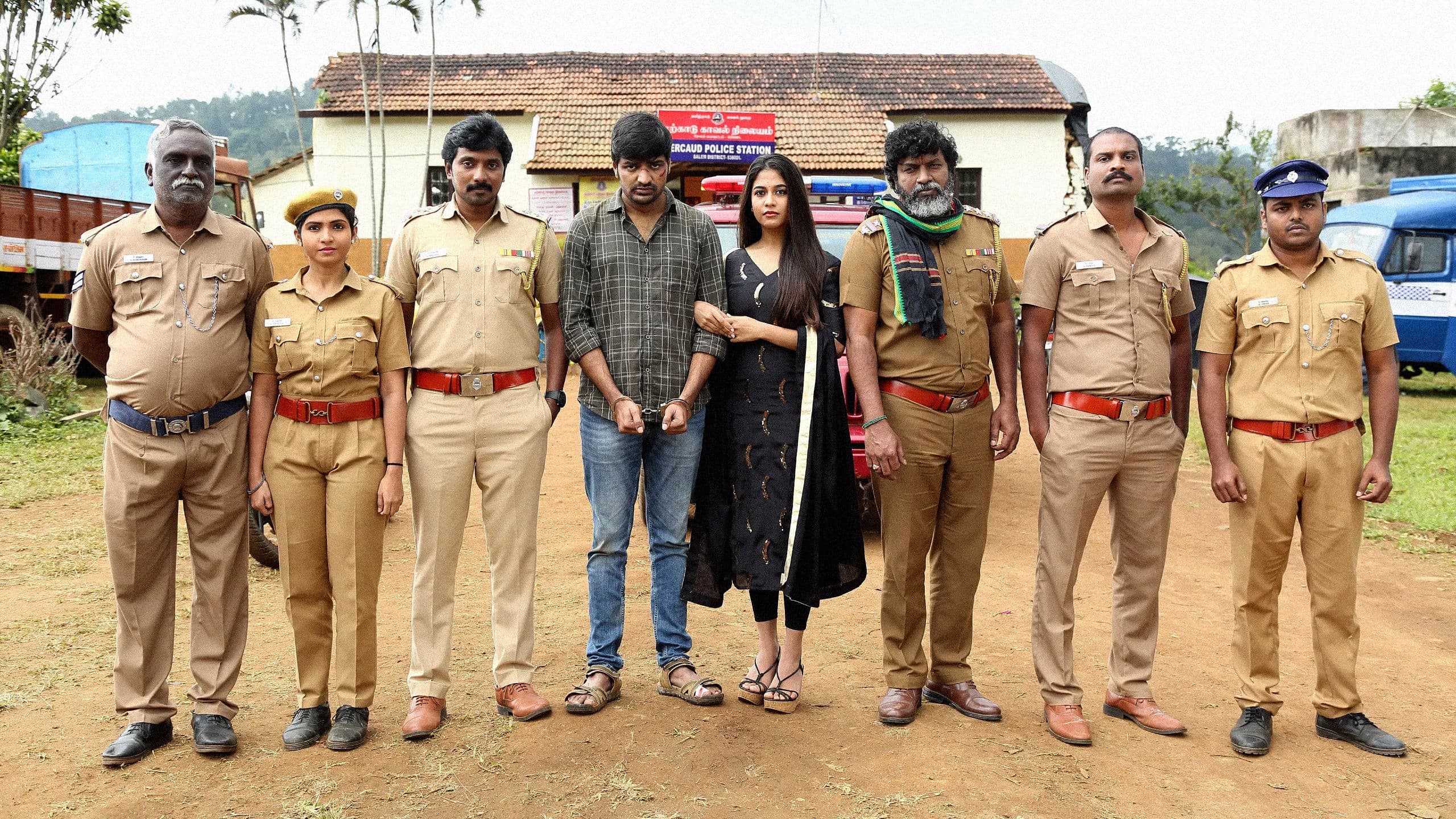 சட்டம் என் கையில்