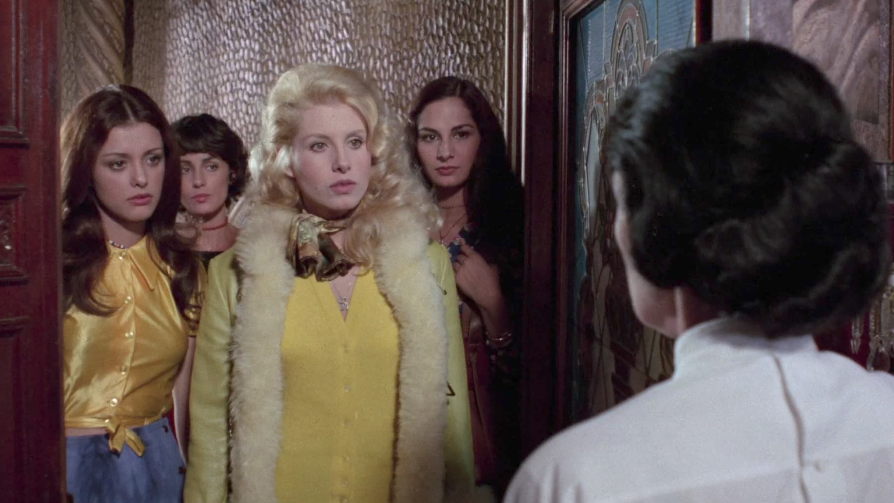 Más negro que la noche