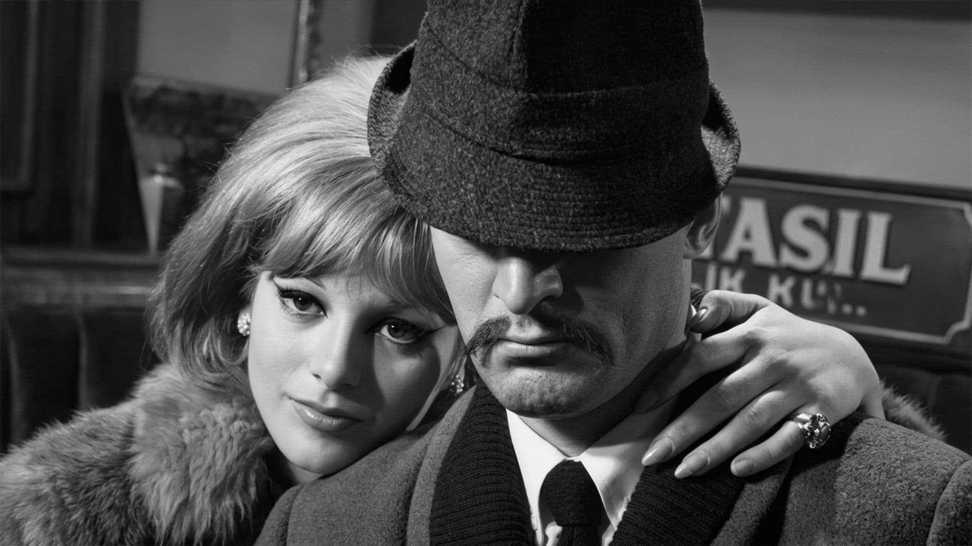 Şepkemin Altındayım