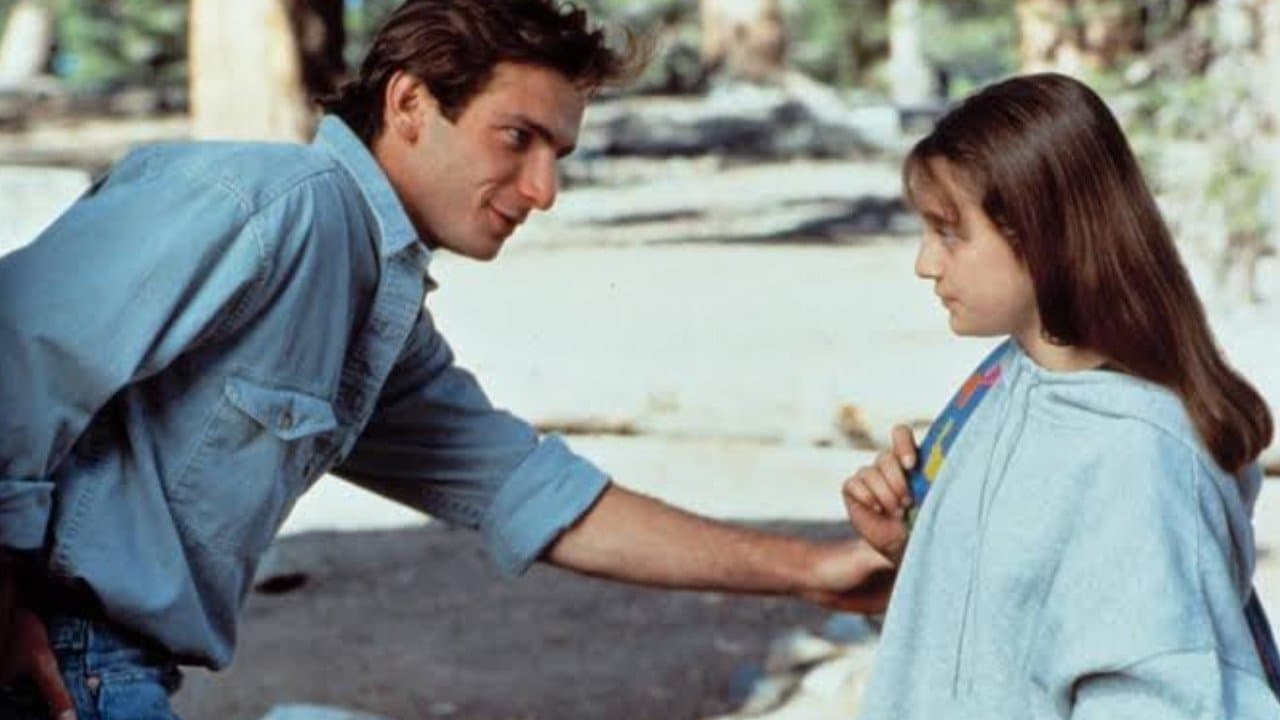 소녀는 울지 않는다