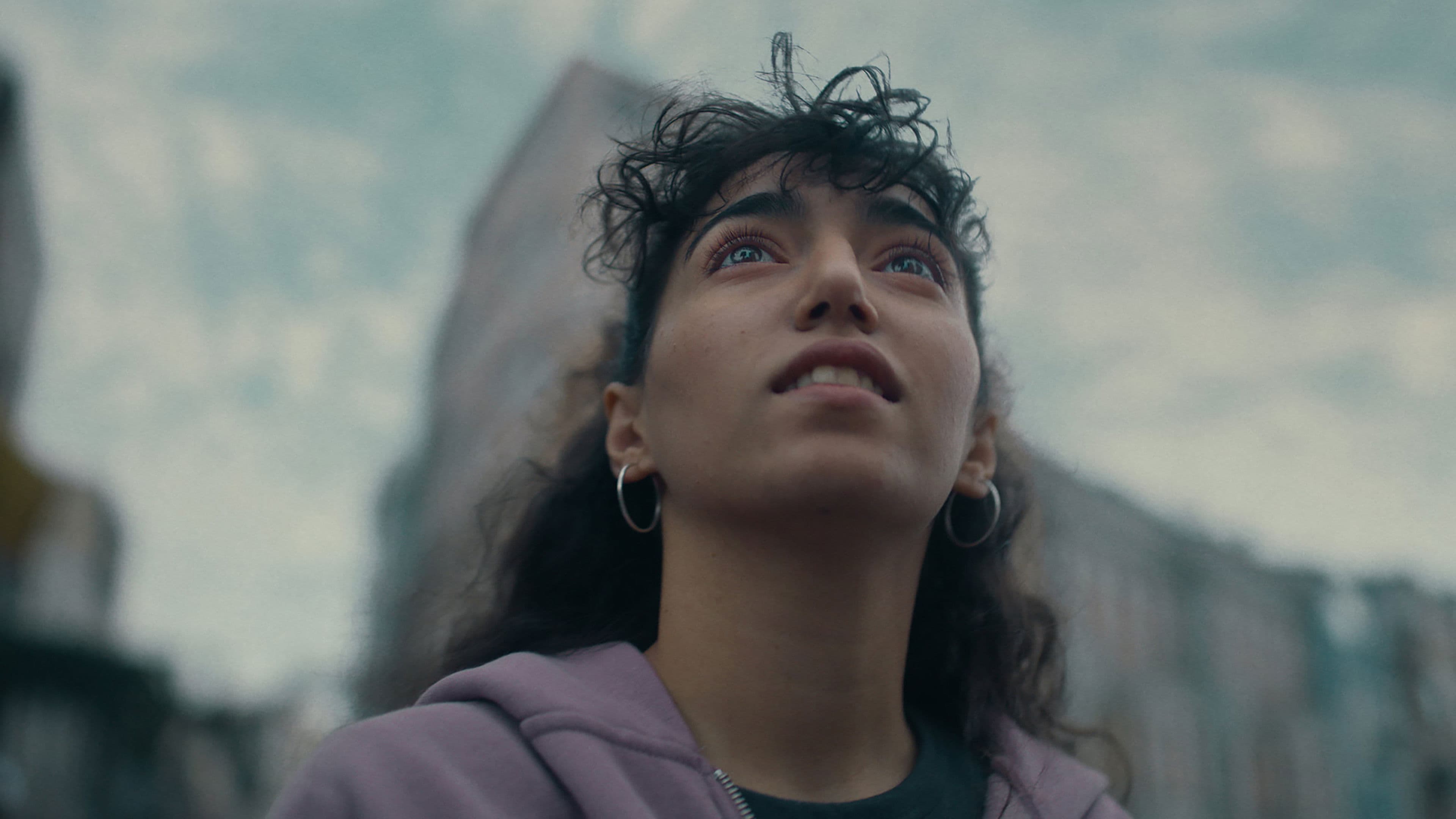 거의 확실한 거짓