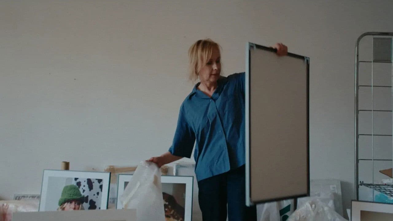 Naine, kes võtab vähe ruumi