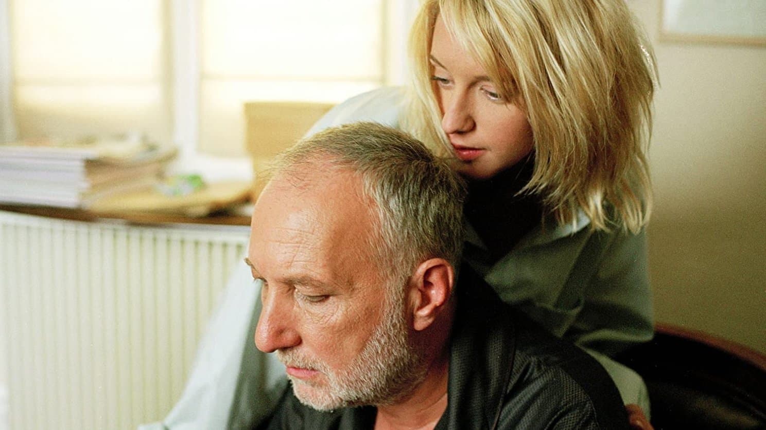 둘로 잘린 소녀