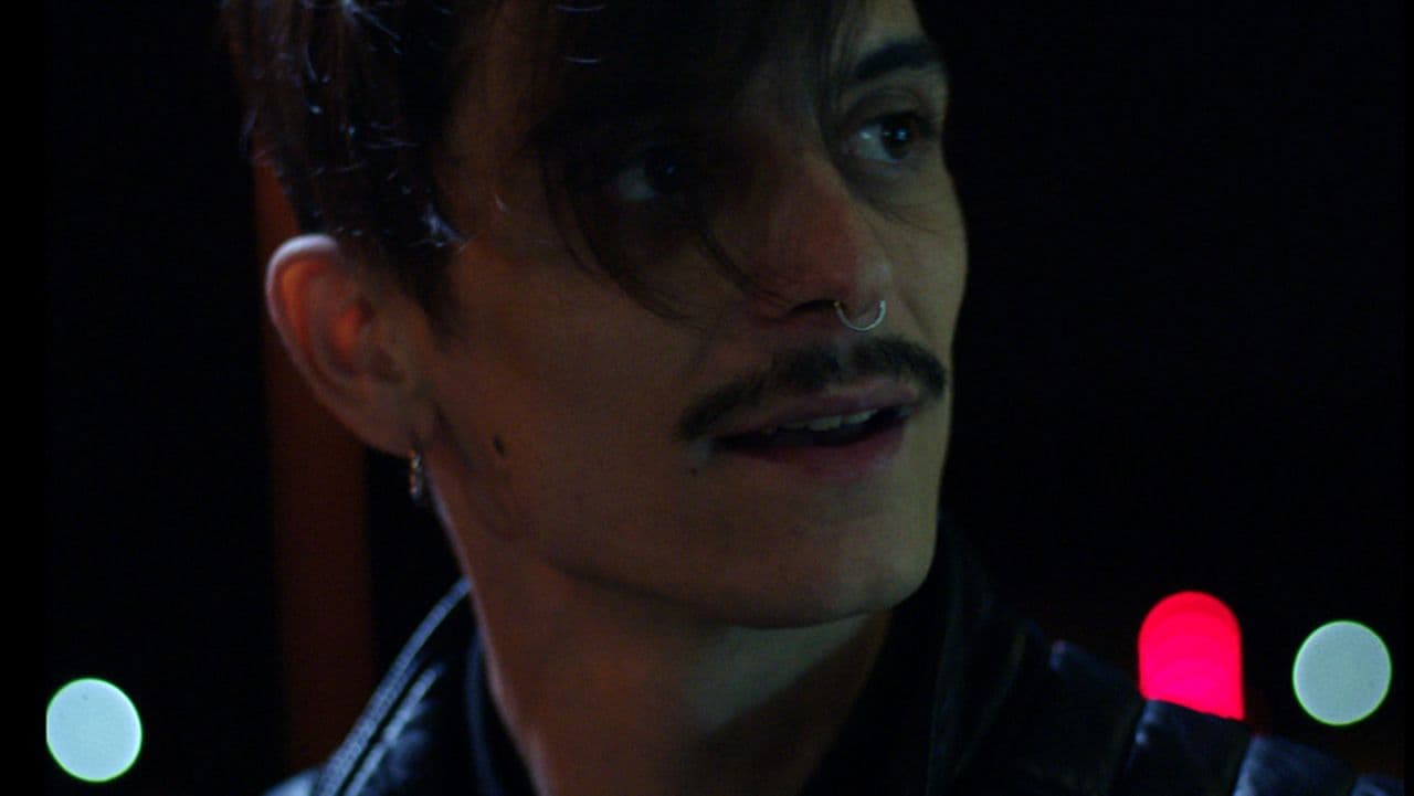 디스턴스 비트윈 어스 앤 더 스카이