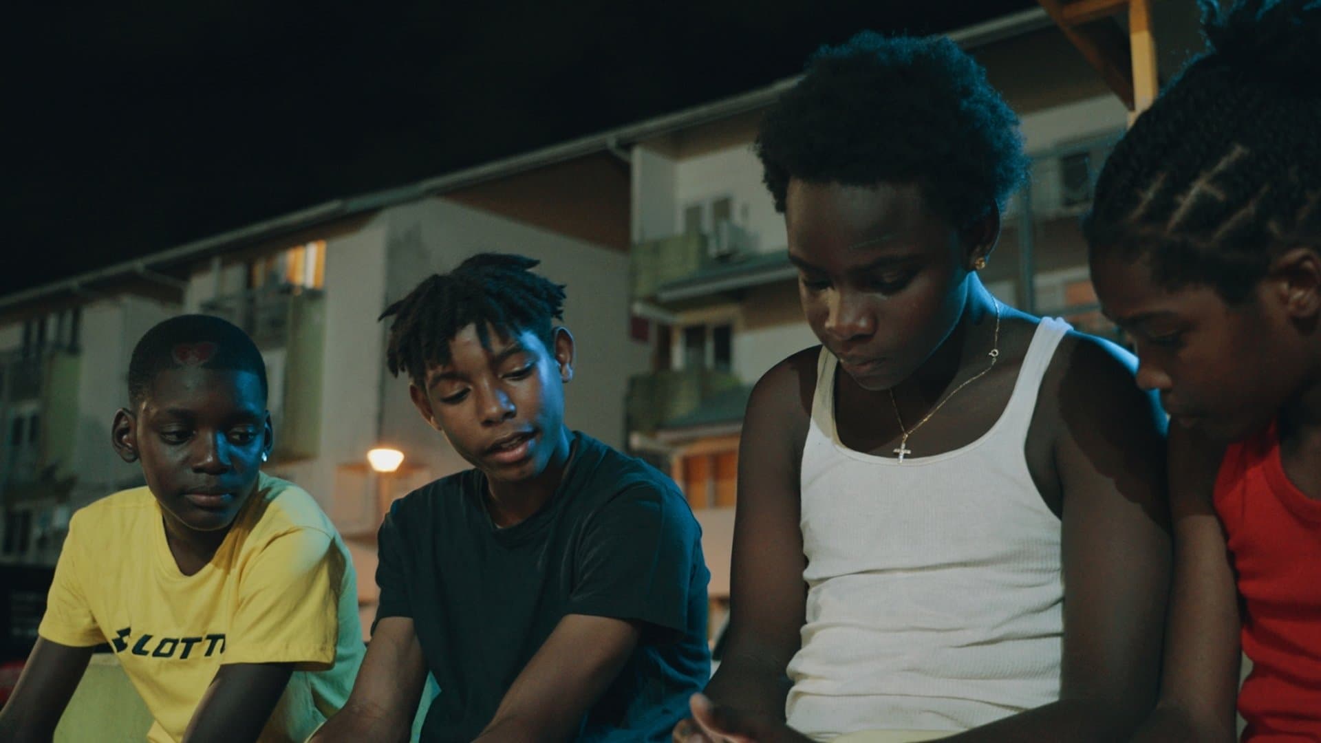 리슨 투 더 보이스