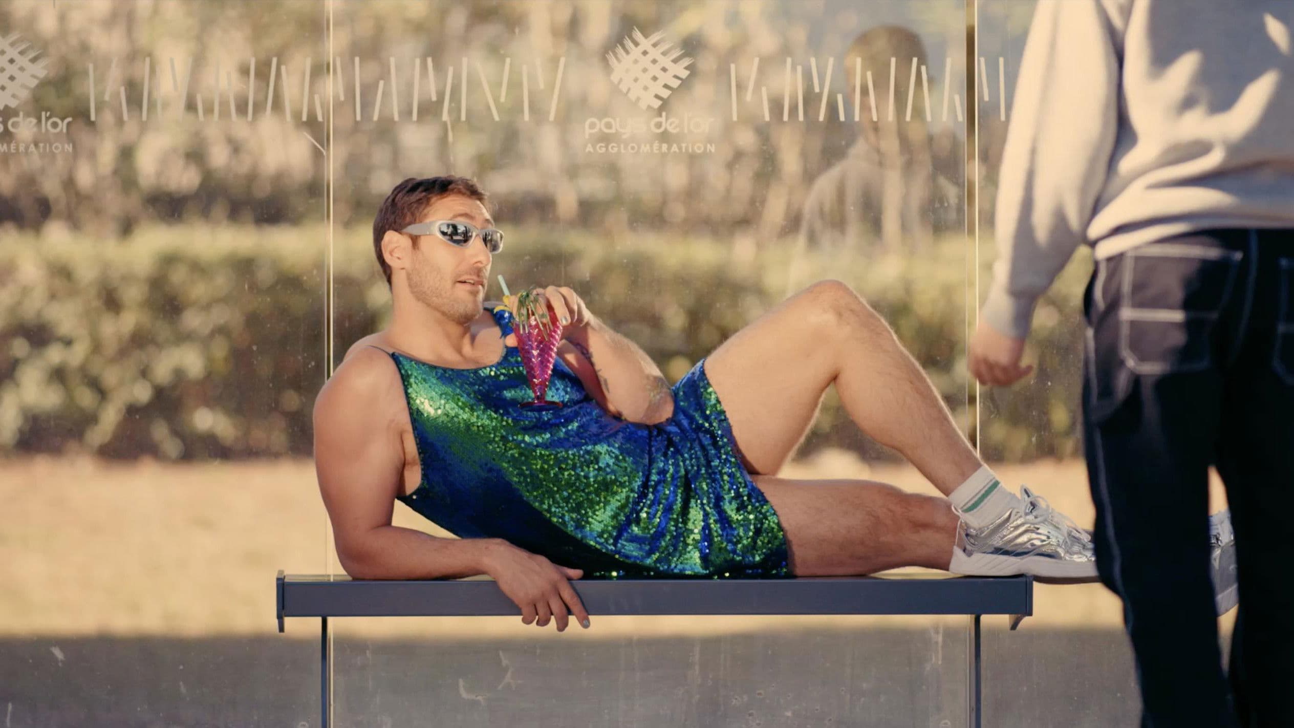 C'est chelou comment tu danses