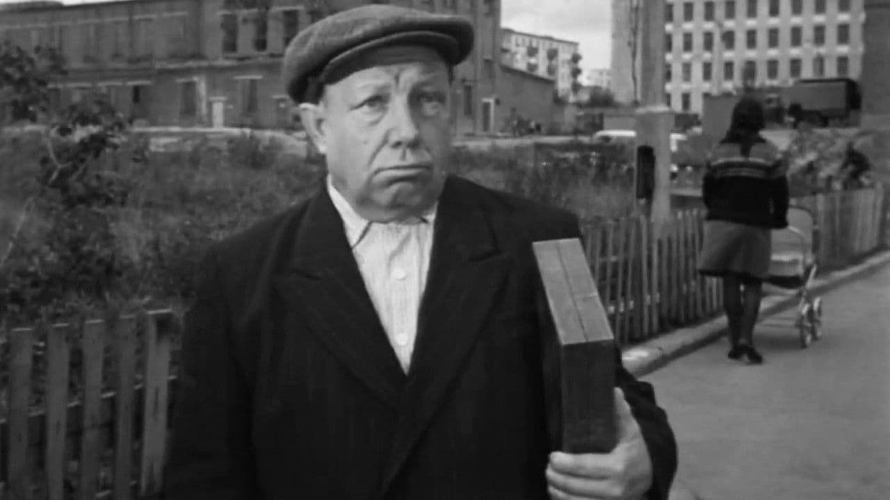 Дядя Коля идет домой