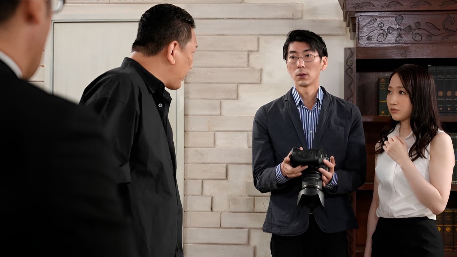 ヌードモデルNTR カメラマンと羞恥に溺れた妻の衝撃的浮気映像