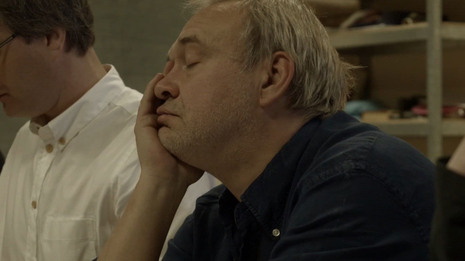 Поміж кадрами