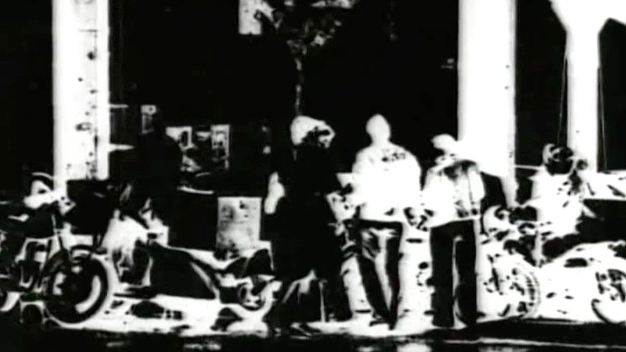 Se solicita Muchacha de buena presencia y Motorizado con moto propia