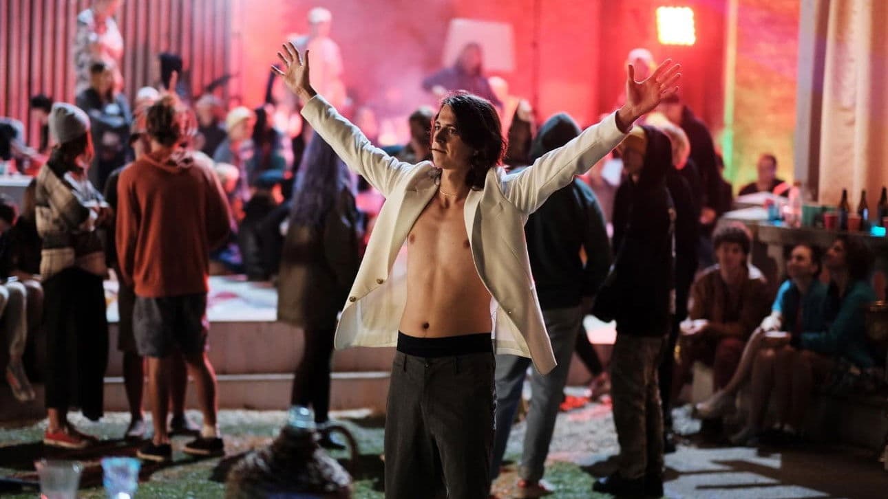 데스워터: 그것은 물에서 왔다