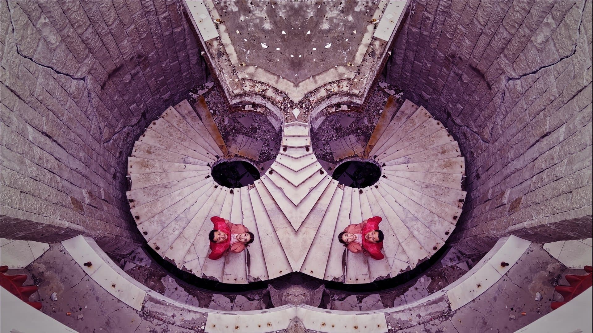 Hiçbir Şey Normal Değil