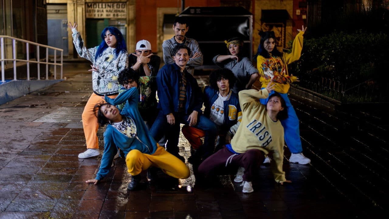 Bailes inverosímiles en cajeros automáticos nocturnos