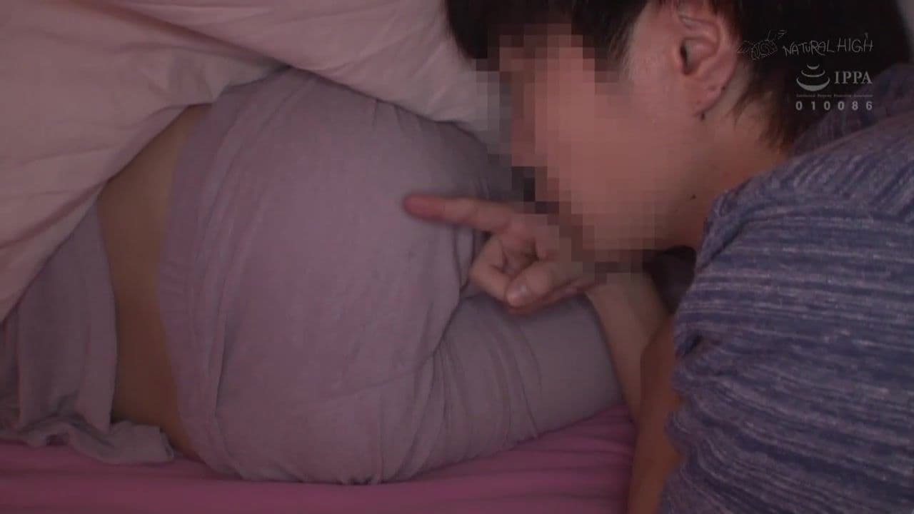 자고있는 누나의 항문을 매일 밤 몰래 괴롭히고 있으면 자〇가 뿌리까지 들어갈 정도로 헐렁해졌습니다.2