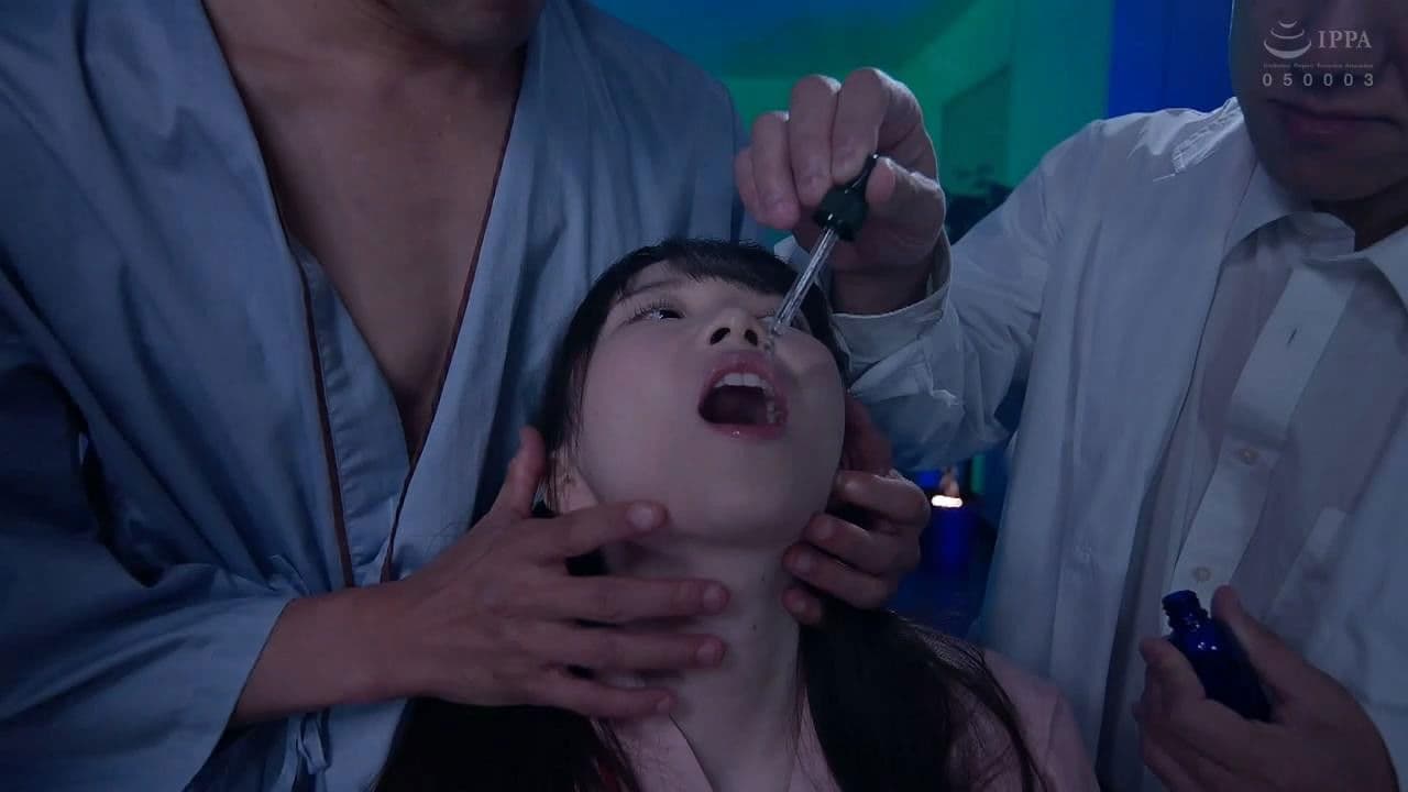 여기는 바로, 마조 인후과 못된 의사의 목구멍 요법으로 오르가즘이 각성한 여학생