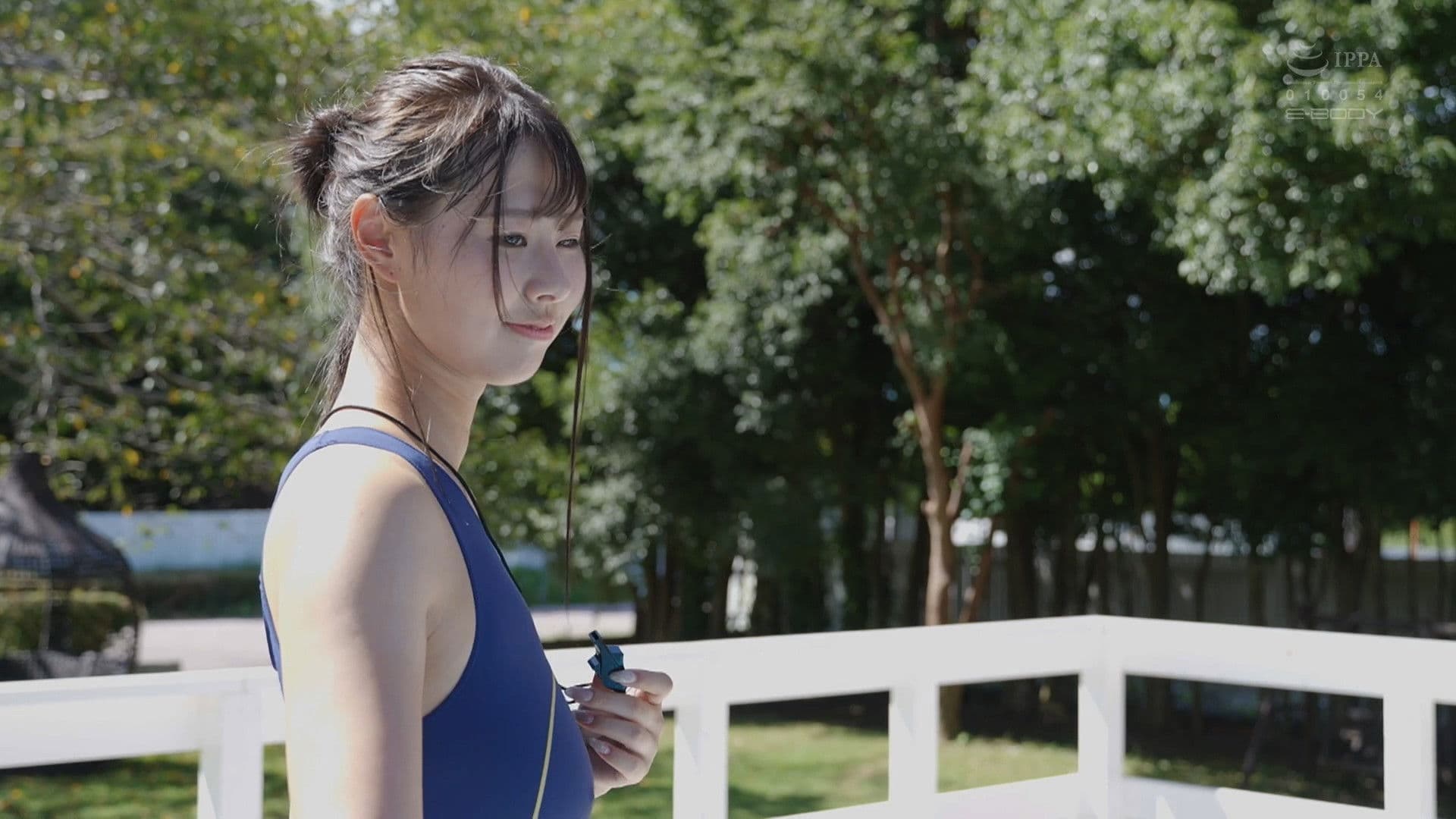 낙도로 전임한 폭유 여교사는 학생을 흥분시키는 야한 수영복으로 수업을 강요받고 최고의 몸을 내밀어 범해진다.