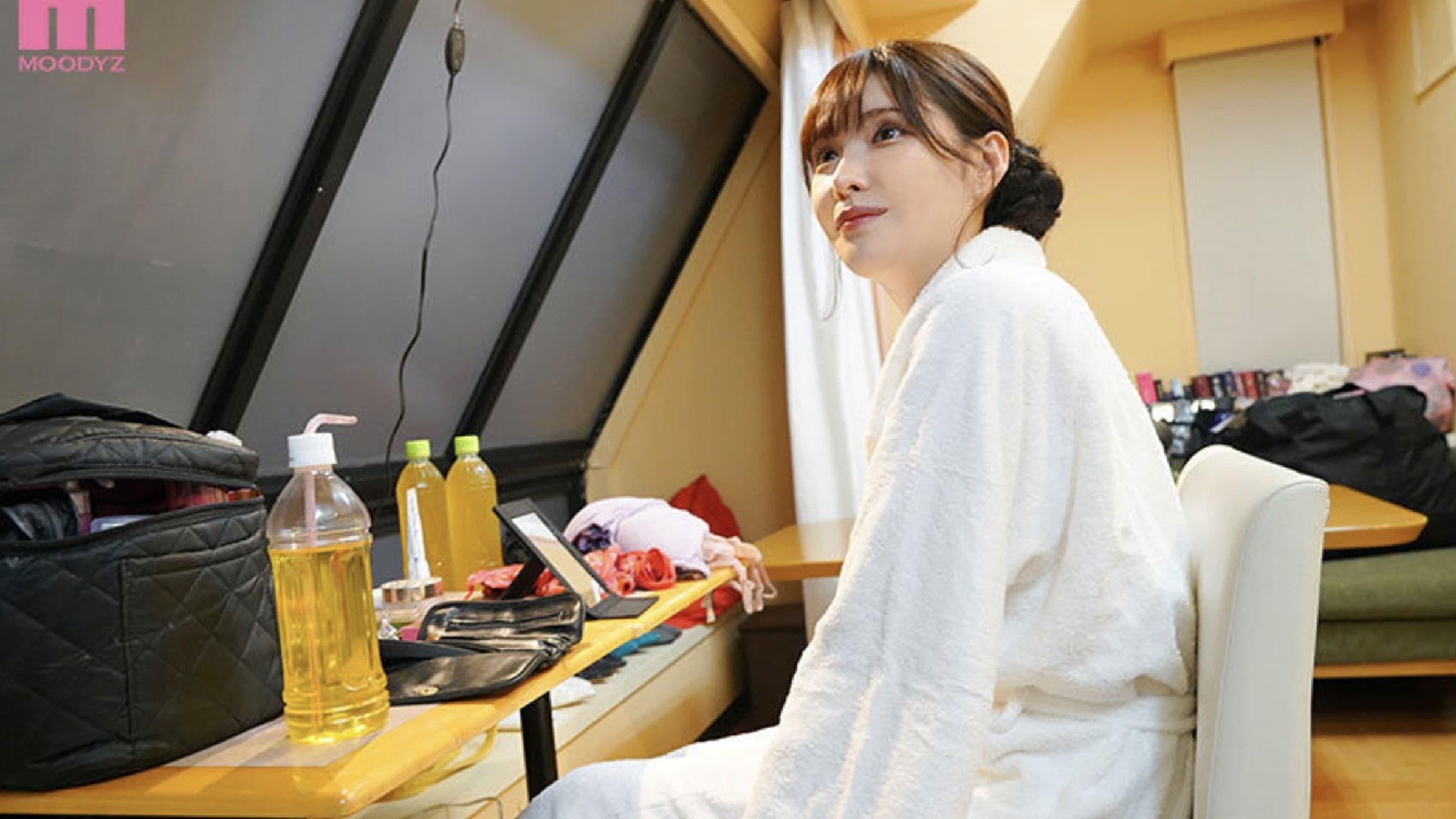 超美麗スレンダー性感覚醒ドキュメント　ポルチオ開発おま○こ激ピストン潮吹きアクメ