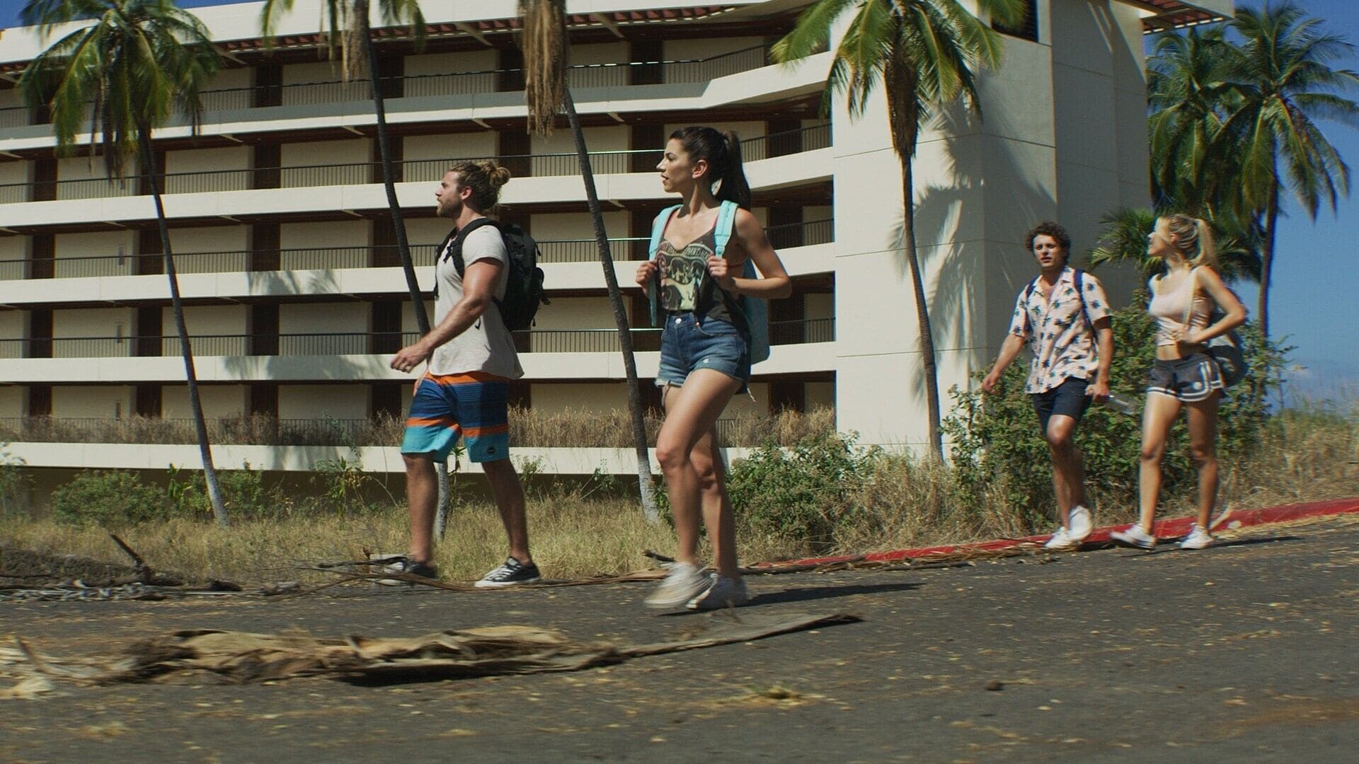 더 리조트: 반쪽 얼굴의 소녀