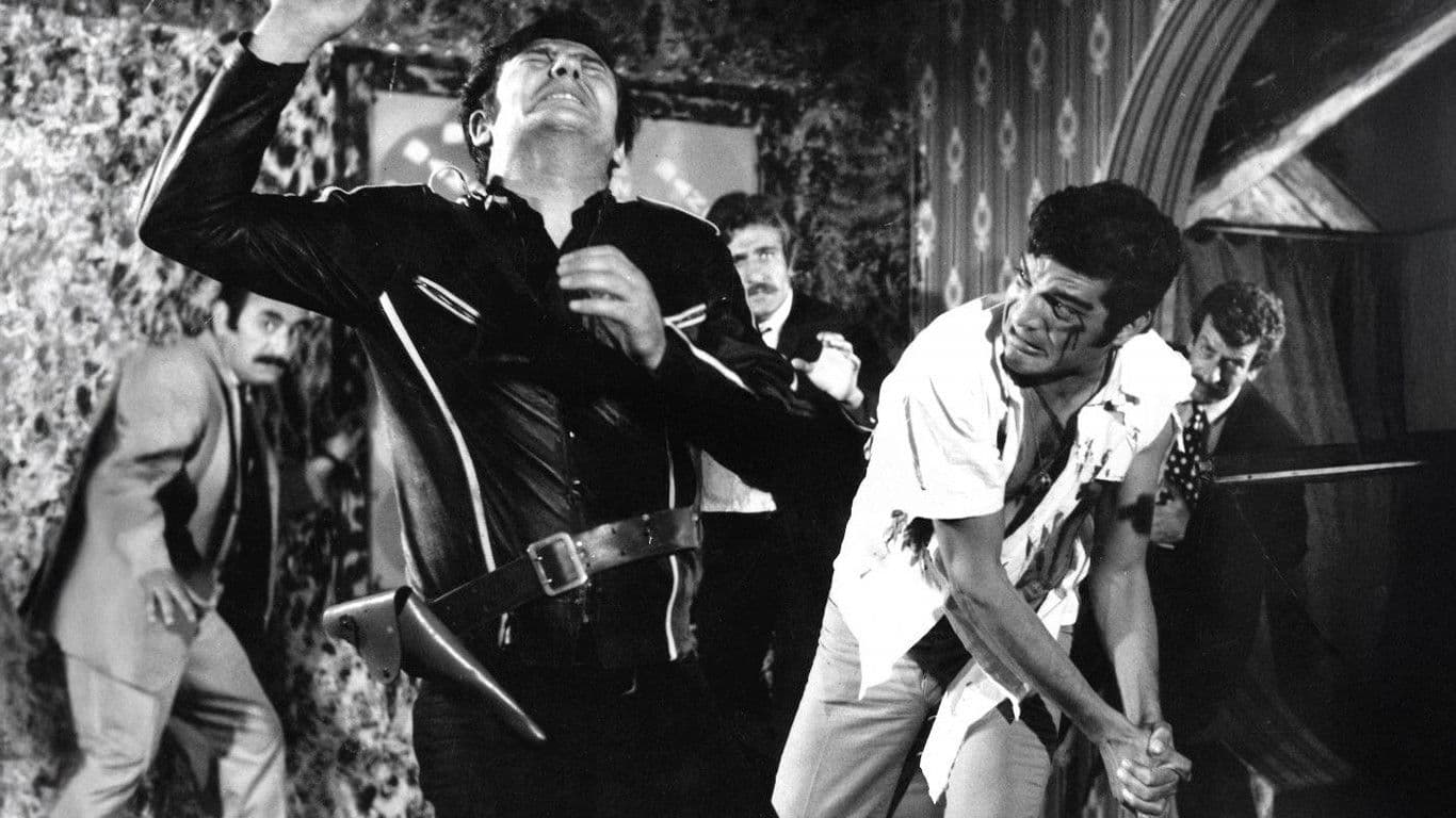 Demir Yumruk: Devler Geliyor