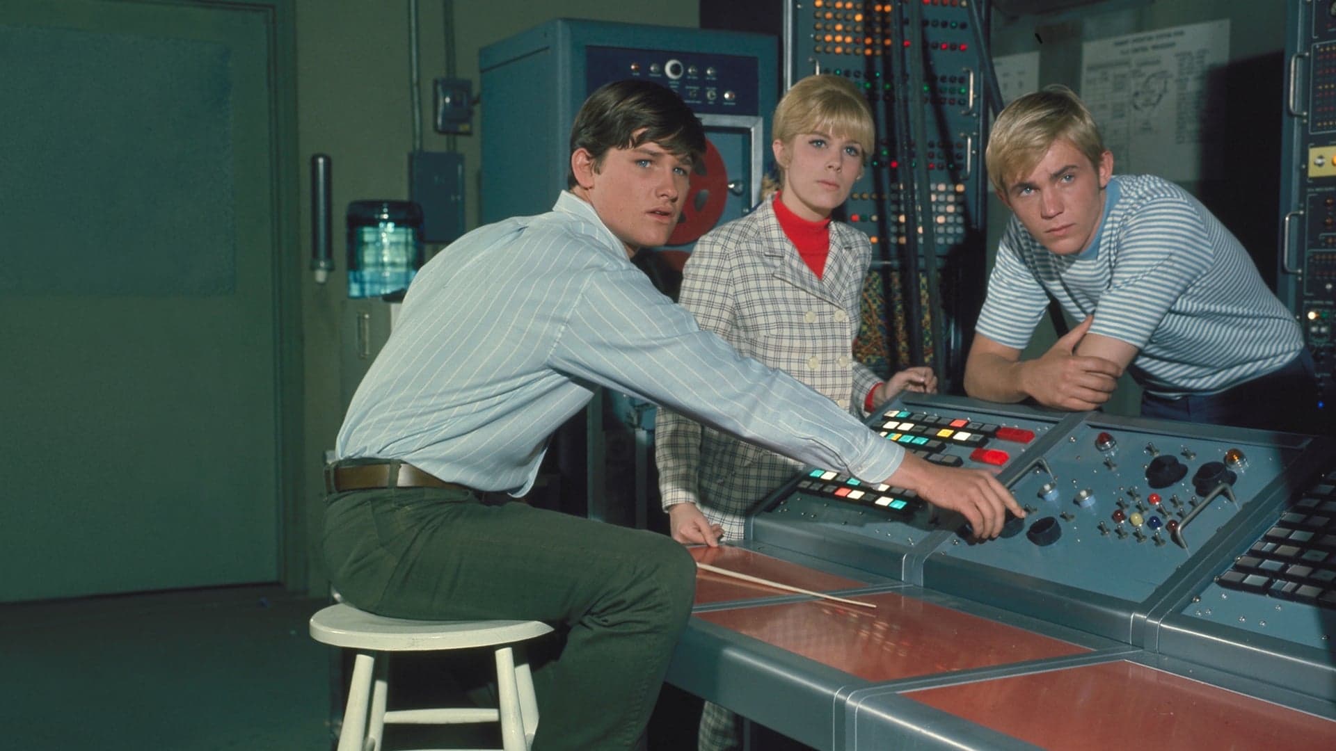 테니스 신발을 신은 컴퓨터