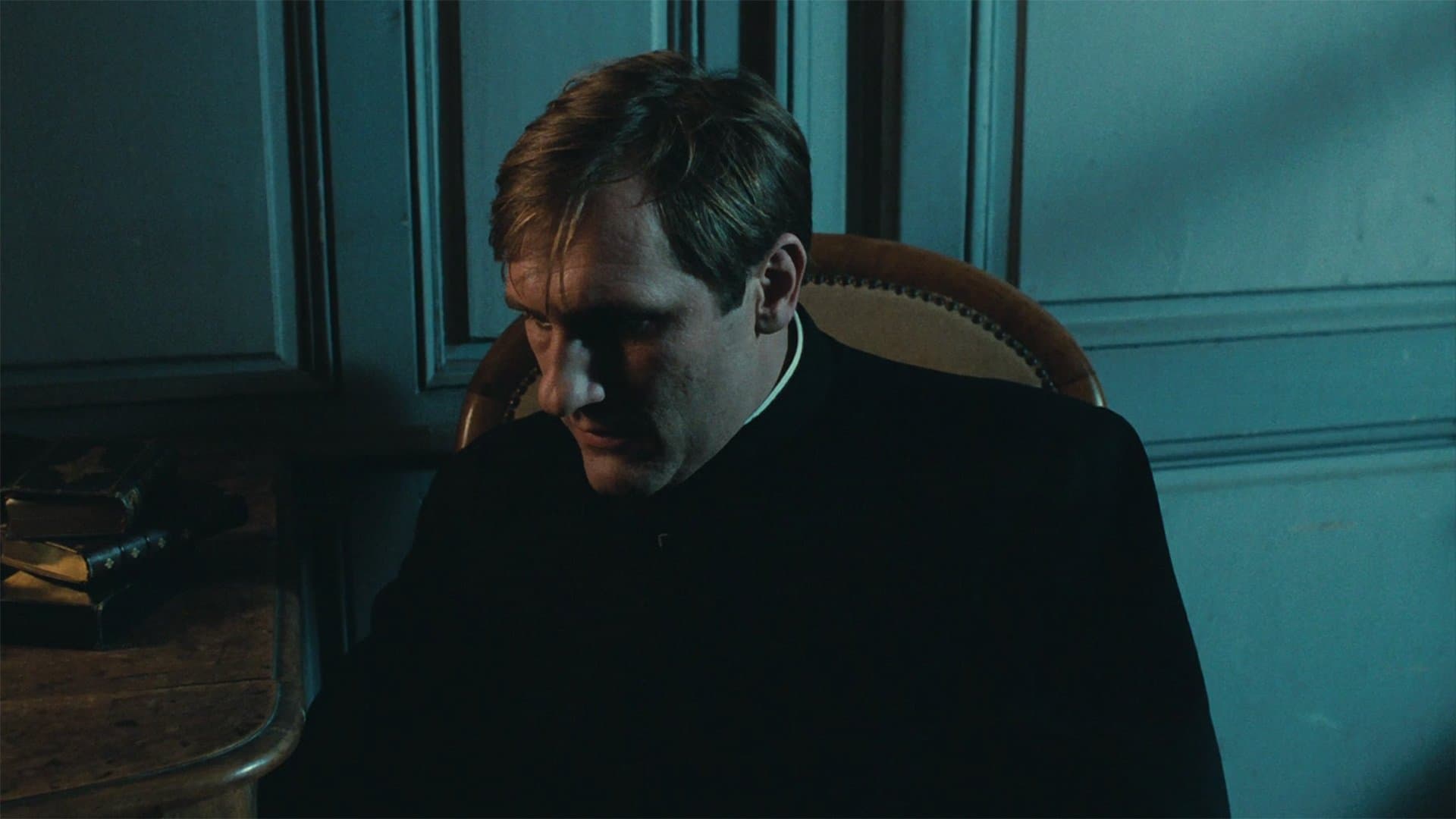 사탄의 태양 아래