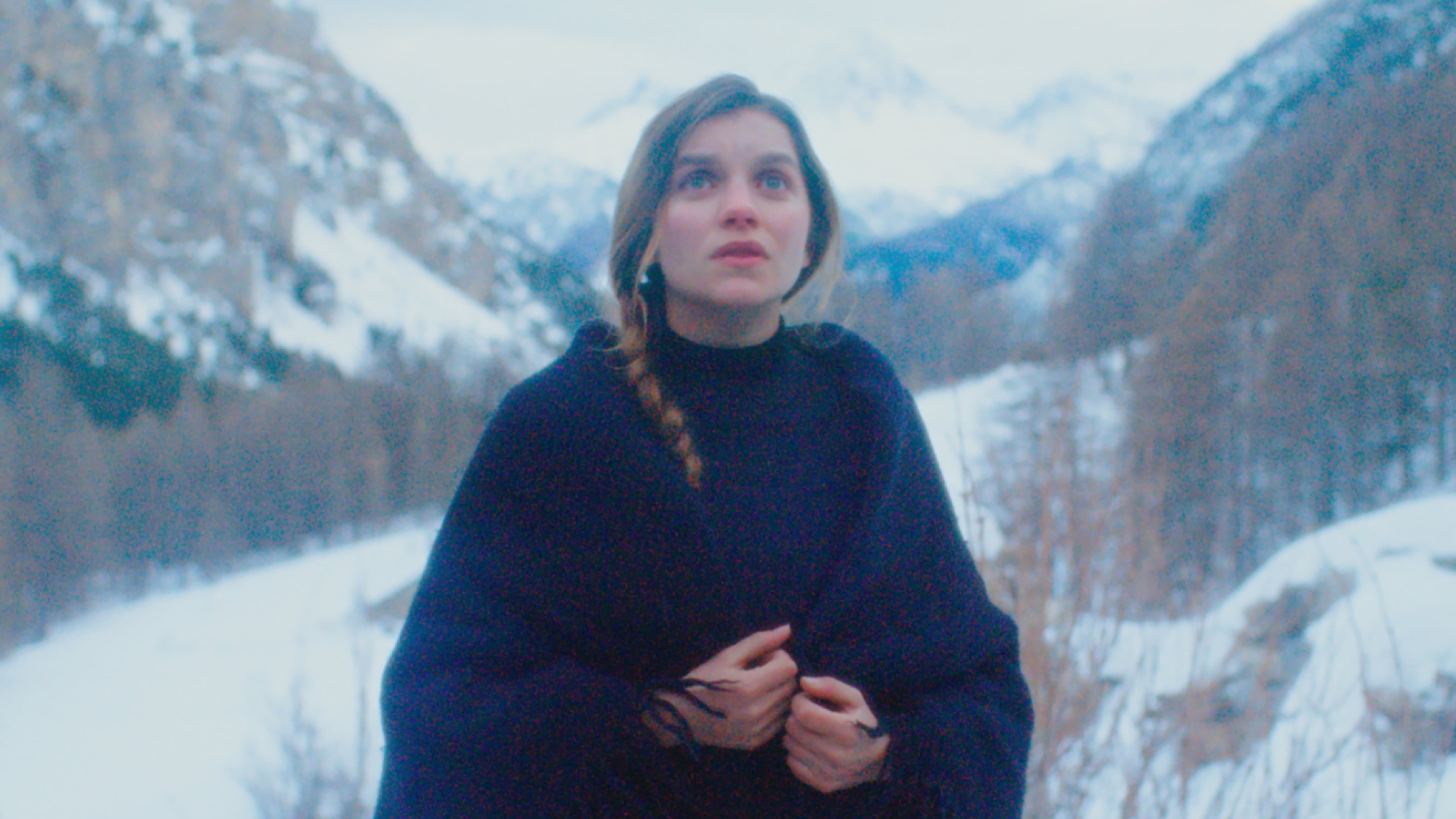 더 걸 인 더 스노우