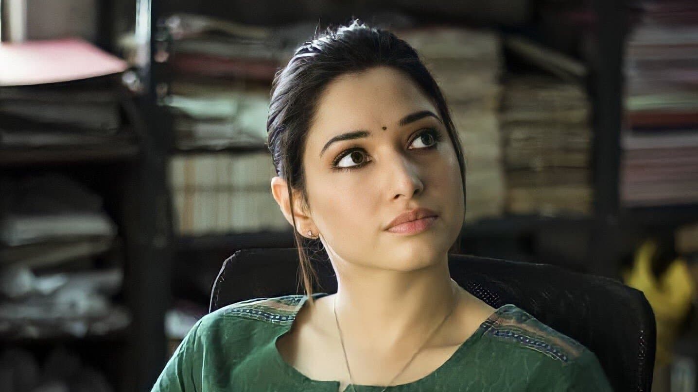 நவம்பர் ஸ்டோரி