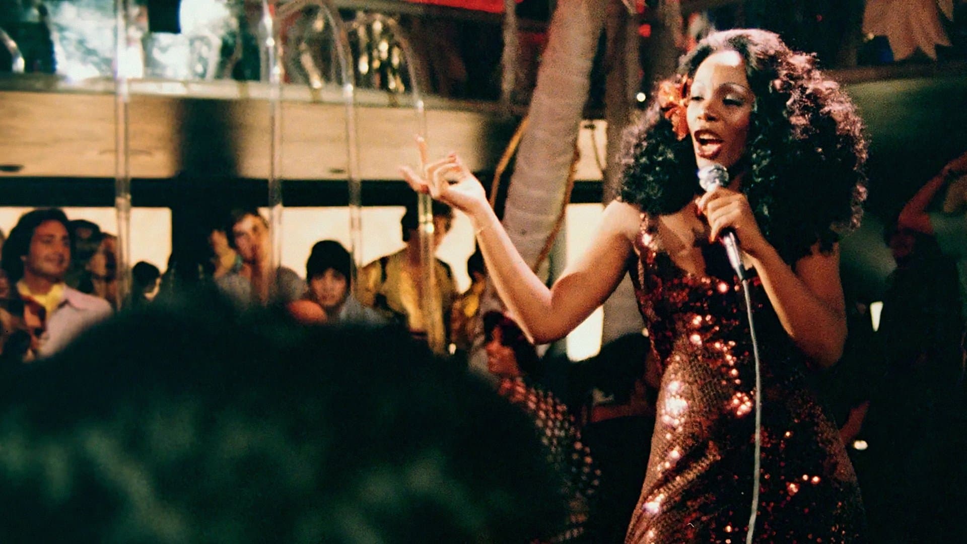 금요일 밤의 열기