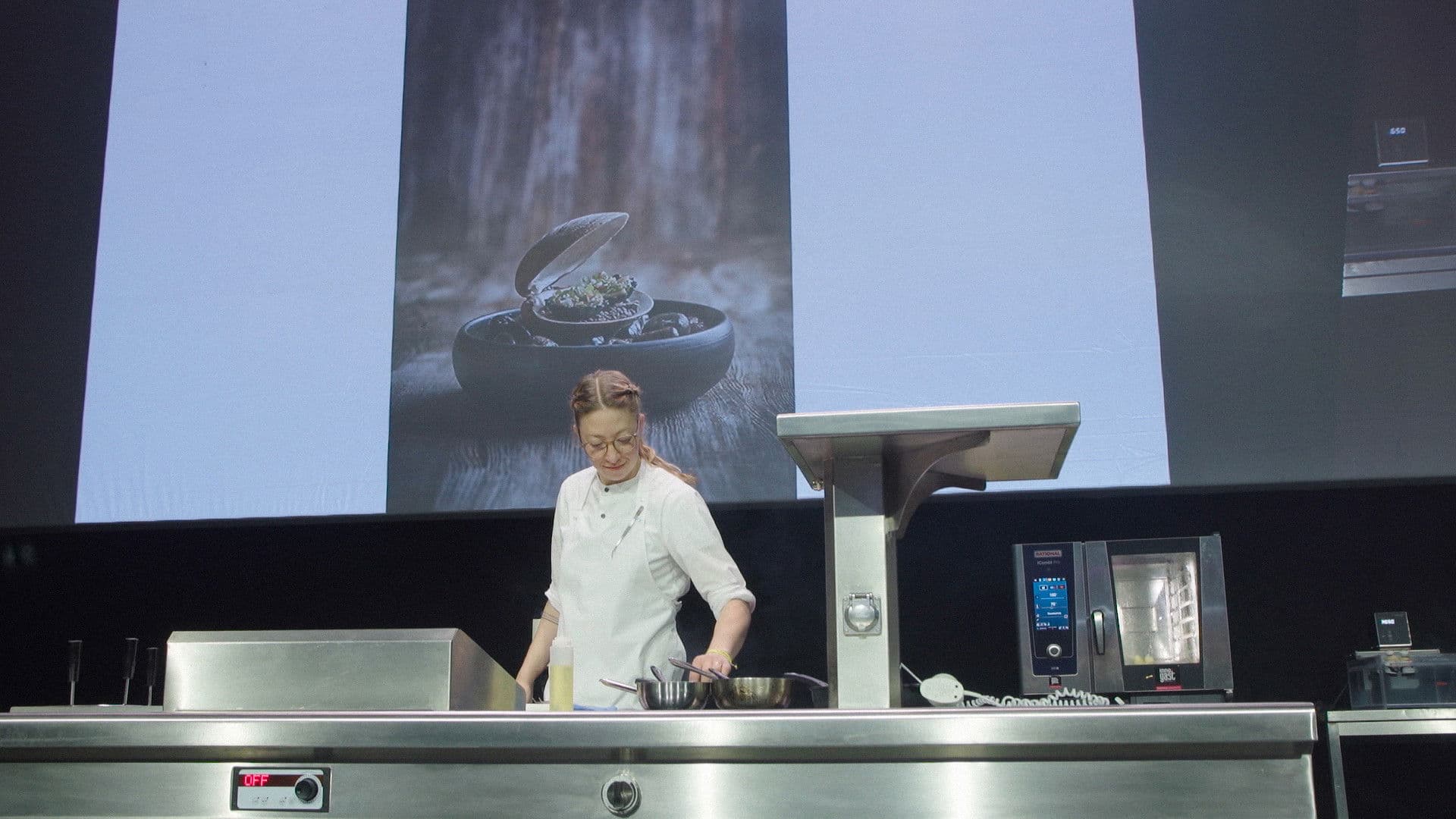 그녀의 키친, 쉬 셰프