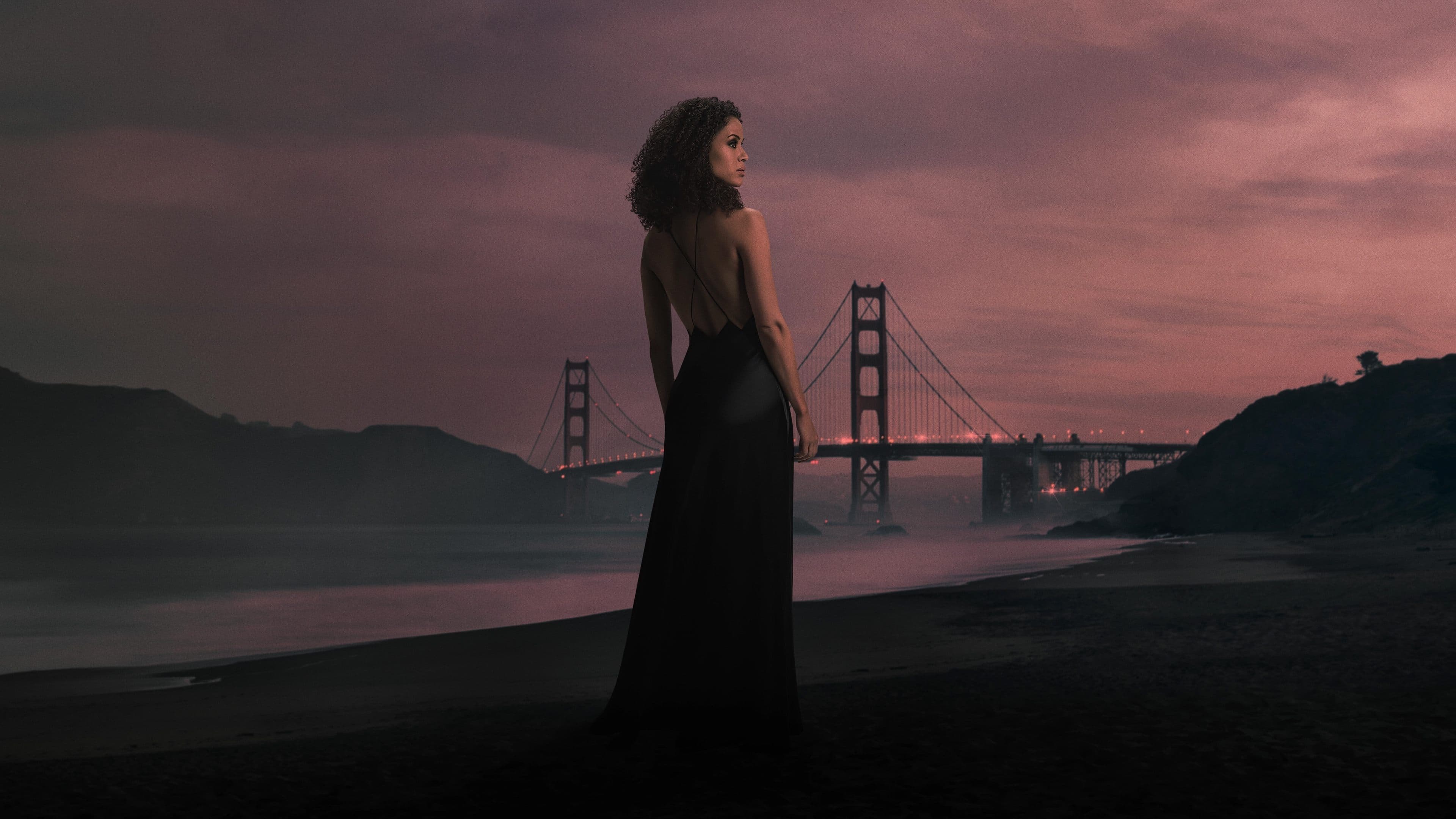 '우먼 인 더 워터' - Surface