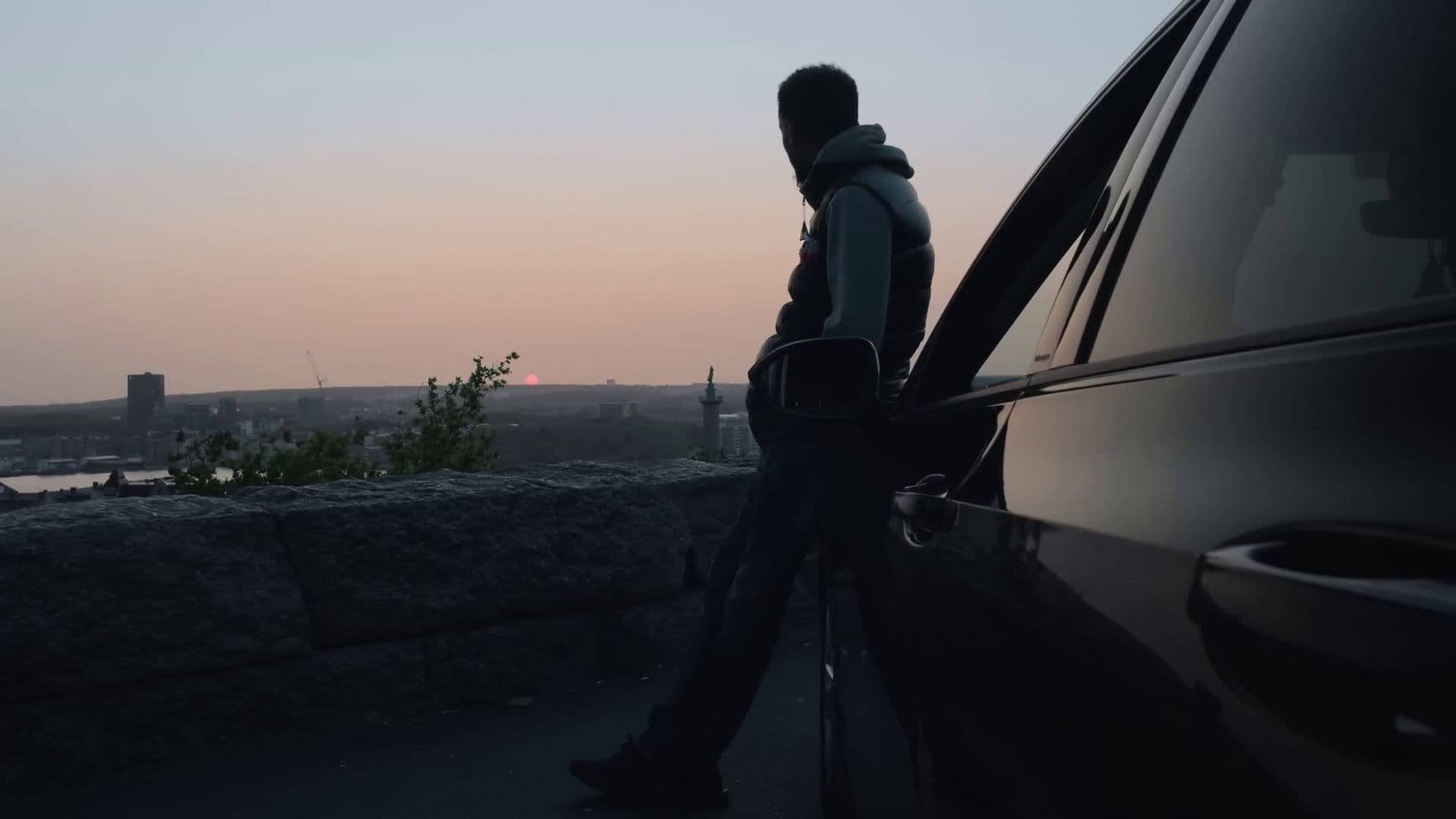 LÄNGS ETT SPÅR AV BLOD