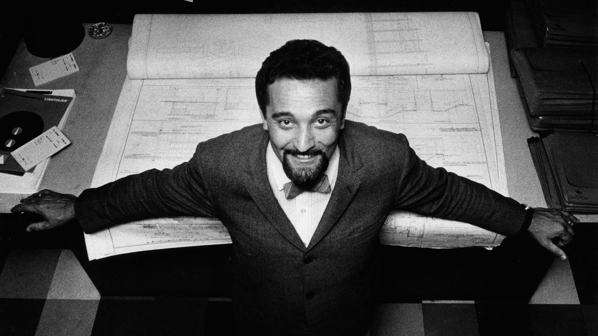 로저 다스투스: 캐나다의 모더니스트