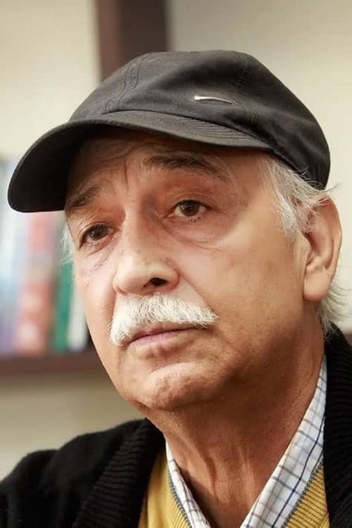 محمود پاکنیت