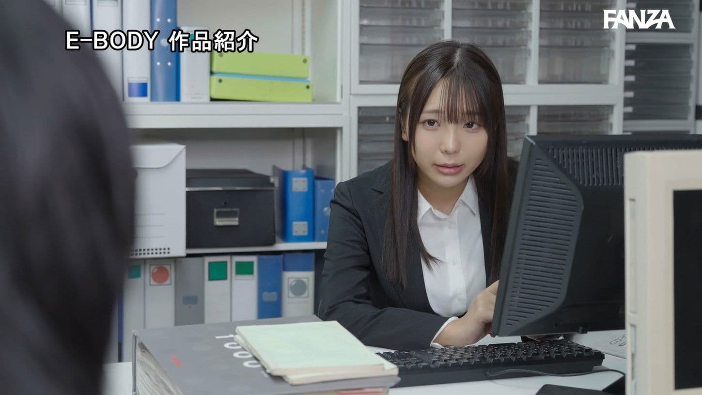 잔업중에 폭우로 돌아갈 수 없게 되어 친절한 동료의 집에 묵기로… 젖은 아름다운 가슴과 무방비한 잠옷 모습에 흥분한 나는 아내가 있는데 아침까지 몇번이나 불륜 질내사정